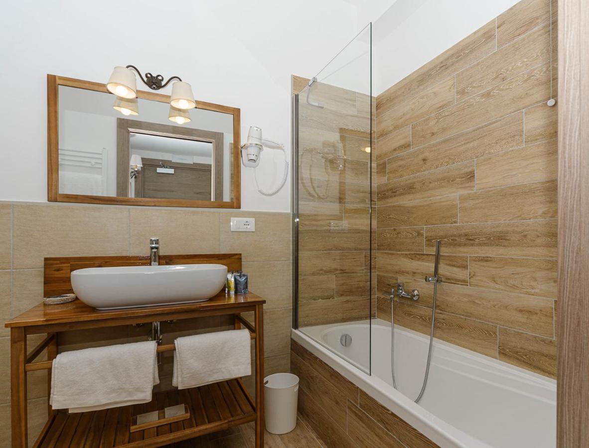 ホテル Relais Chalons D'Orange ペスカッセーロリ エクステリア 写真